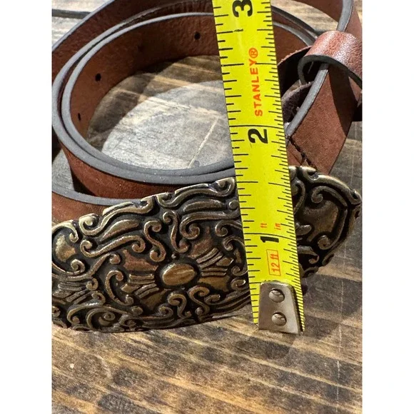 Women's Brown Leather Belt with Ornate Gold-Tone Decorative Buckle - Picture 11 of 12
